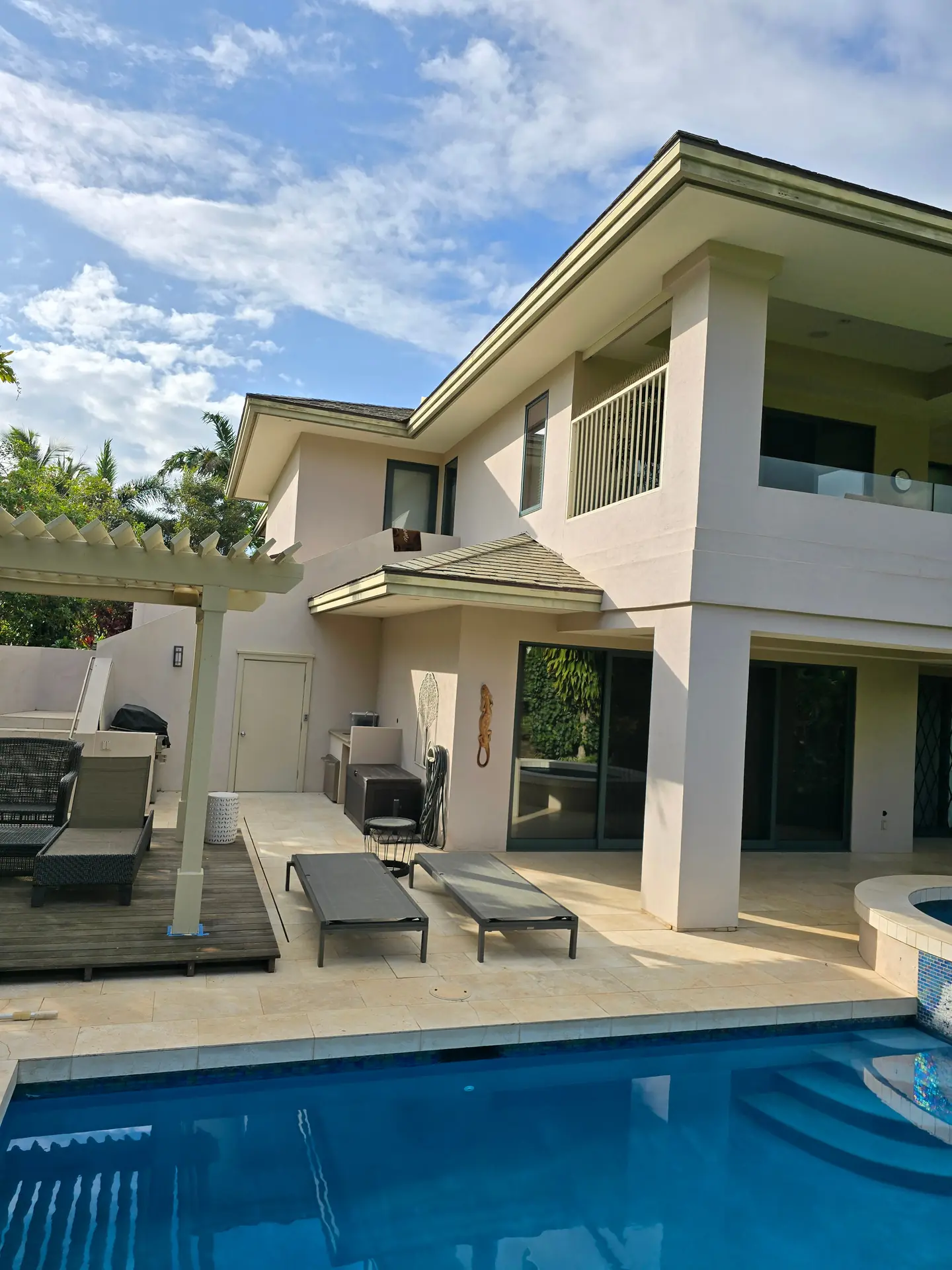Exterior remodeling in Maui Hawaii by Can Can Builders